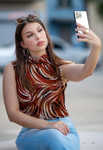 Szemüvegpróbálás virtuális tükörben